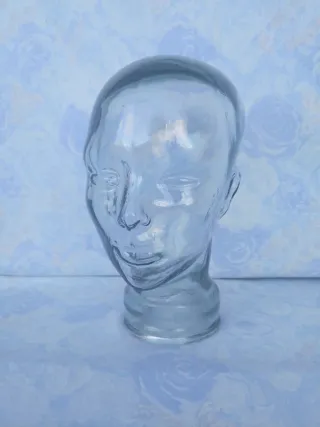 Cabeza antigua de cristal