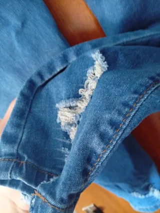Pantalones vaqueros mujer rotos