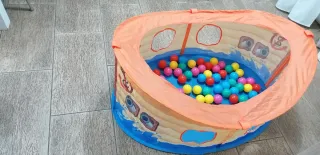 Vaschetta con palline colorate