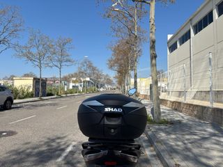 Zontes 125cc Maxi-Scooter Negra/Gris