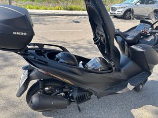 Zontes 125cc Maxi-Scooter Negra/Gris