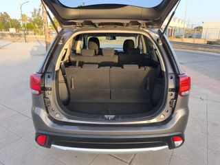 MITSUBISHI Outlander 220 DID Kaiteki Auto 4WD