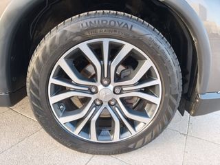 MITSUBISHI Outlander 220 DID Kaiteki Auto 4WD