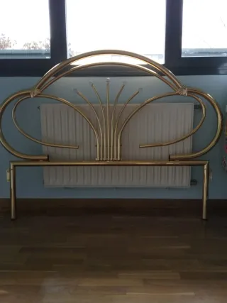 Cabecero de cama dorado estilo Art Decó
