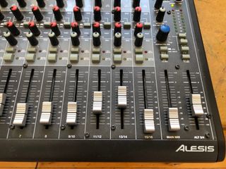 Mixer Alesis Multimix 16 Firewire