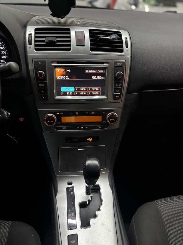 TOYOTA AVENSIS Advance 2012 126.000km Etiqueta C