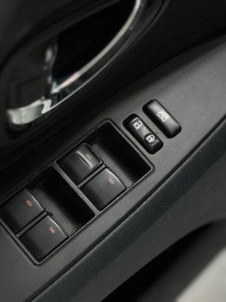 Toyota Avensis 1.8 automatico pegatina C verde