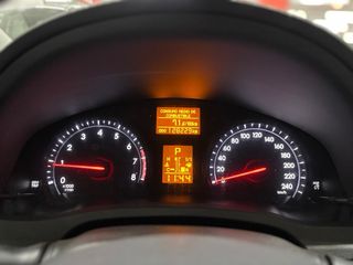 Toyota Avensis 1.8 automatico pegatina C verde