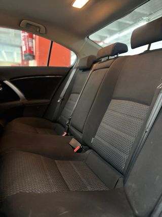 Toyota Avensis 1.8 automatico pegatina C verde