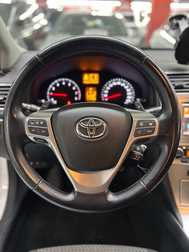TOYOTA AVENSIS Advance 2012 126.000km Etiqueta C