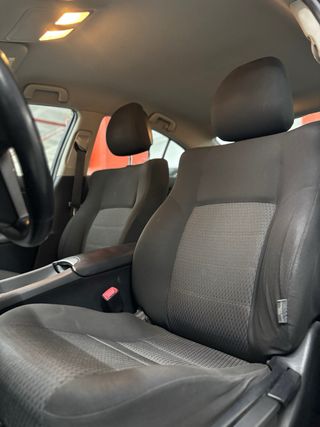 Toyota Avensis 1.8 automatico pegatina C verde