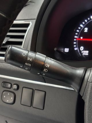 Toyota Avensis 1.8 automatico pegatina C verde