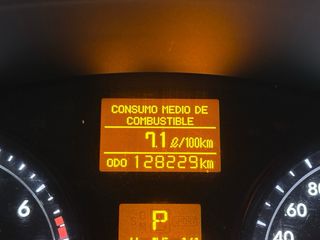 Toyota Avensis 1.8 automatico pegatina C verde