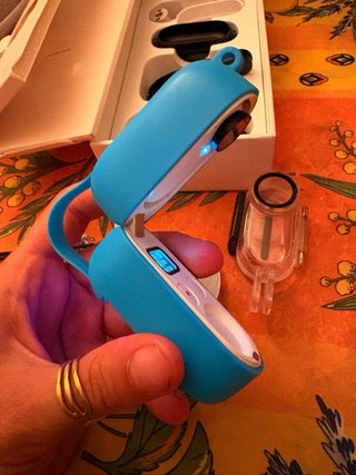 Insta360 GO 2 con accessori