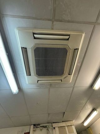 Local comercial en venta en Mas Rampinyó - Carrerada en Montcada i Reixac