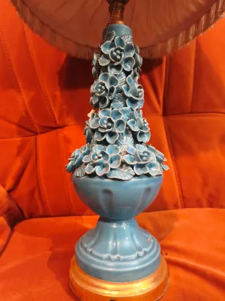 Lámpara cerámica Manises flores azul
