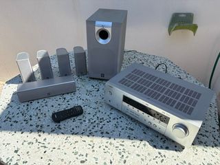 Amplificador Yamaha RX-V359 HomeCinema y Altavoces