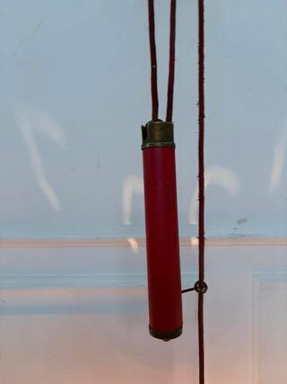 Lampadario Stilnovo rosso metallo