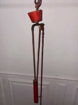 Lampadario Stilnovo rosso metallo