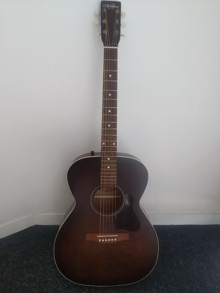 Art & Lutherie Legacy Bourbon Burst Guitarra