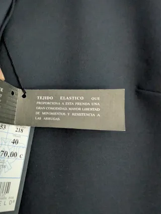 Traje azul marino elegante