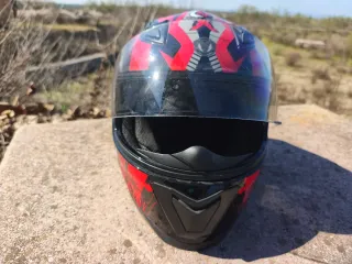 Casco de moto integral rojo