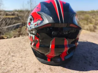 Casco de moto integral rojo