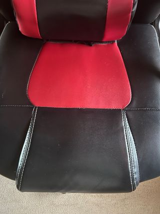 Silla gamer negra y roja