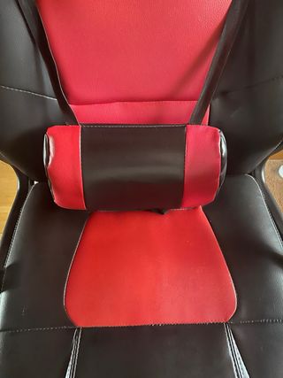 Silla gamer negra y roja