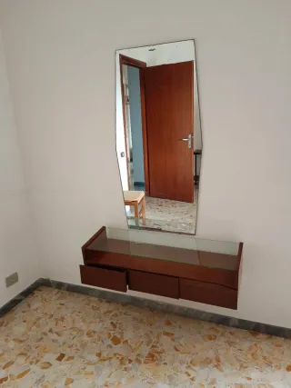 Consolle con specchio per camera da letto