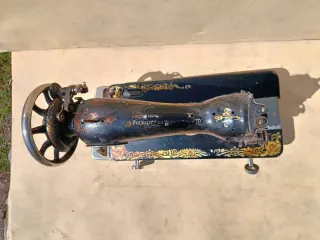 Máquina de coser Singer antigua