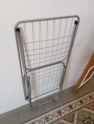 Tendedero plegable metálico