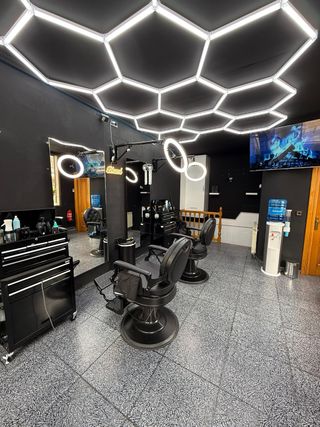 Se alquila puesto de barberia a barbero autonomo