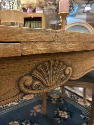 Mesa de comedor antigua