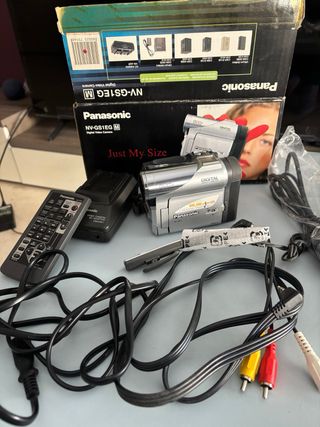 Videocámara Panasonic NV-GS1EG Plata