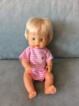 Nenuco Hermanito + 5 conjuntos de ropa