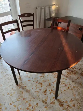 Tavolo rotondo allungabile in legno