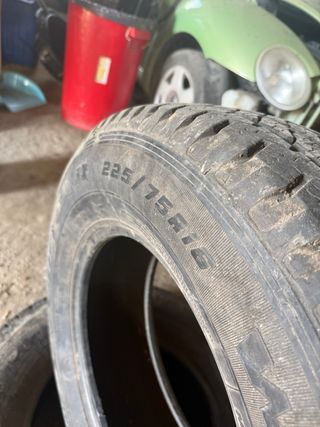 Pareja de Neumaticos 195/75-R16c 107/105R
