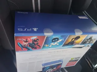 PS5 Slim + Gran Turismo 7