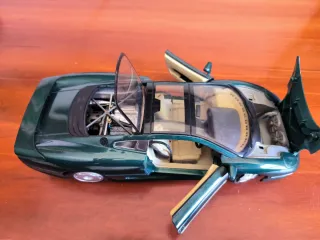 Jaguar XJ220 1:18 Verde Metálico