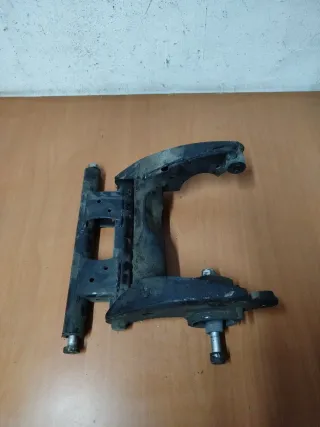 Soporte Motor Aprilia Sport City 2005