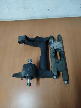 Soporte Motor Aprilia Sport City 2005