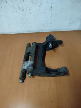 Soporte Motor Aprilia Sport City 2005
