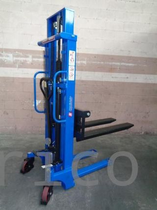 Apilador Manual 1000 Kg - 2500 mm - 16001