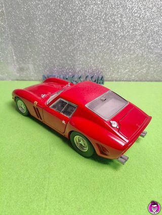 Ferrari 250 GTO 1/18 Mattel 1998