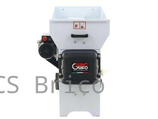 Despalilladora Chapa de Uva con Bomba - 2 HP - 2000 kg/h - 87x50 cm - Grifo