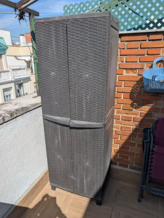 Armario de exterior de plástico gris