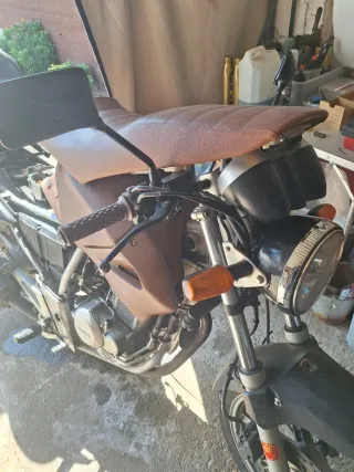 Honda CBF250 Naked Moto