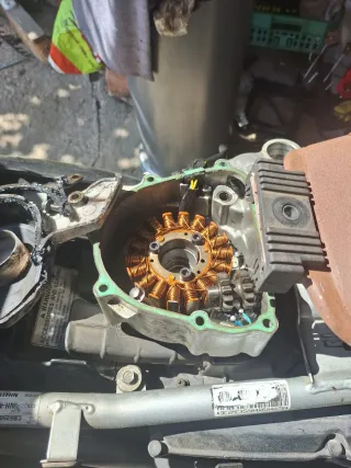 Honda CBF250 Naked Moto