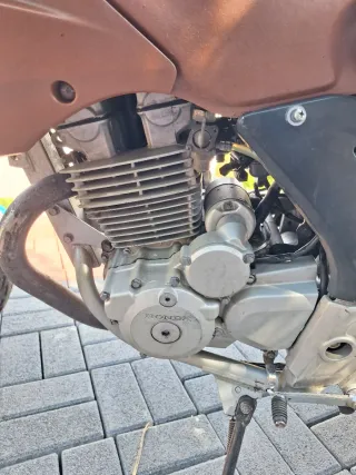 Honda CBF250 Naked Moto